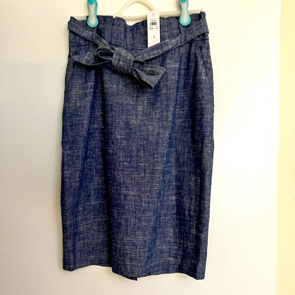 NWT Ann Taylor belted pencil skirt size 4